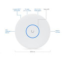 Ubiquiti U7-Pro-XG, Ceiling-mounted 6-stream WiFi 7 AP with 10 5 2.5 1 GbE support, bílý.